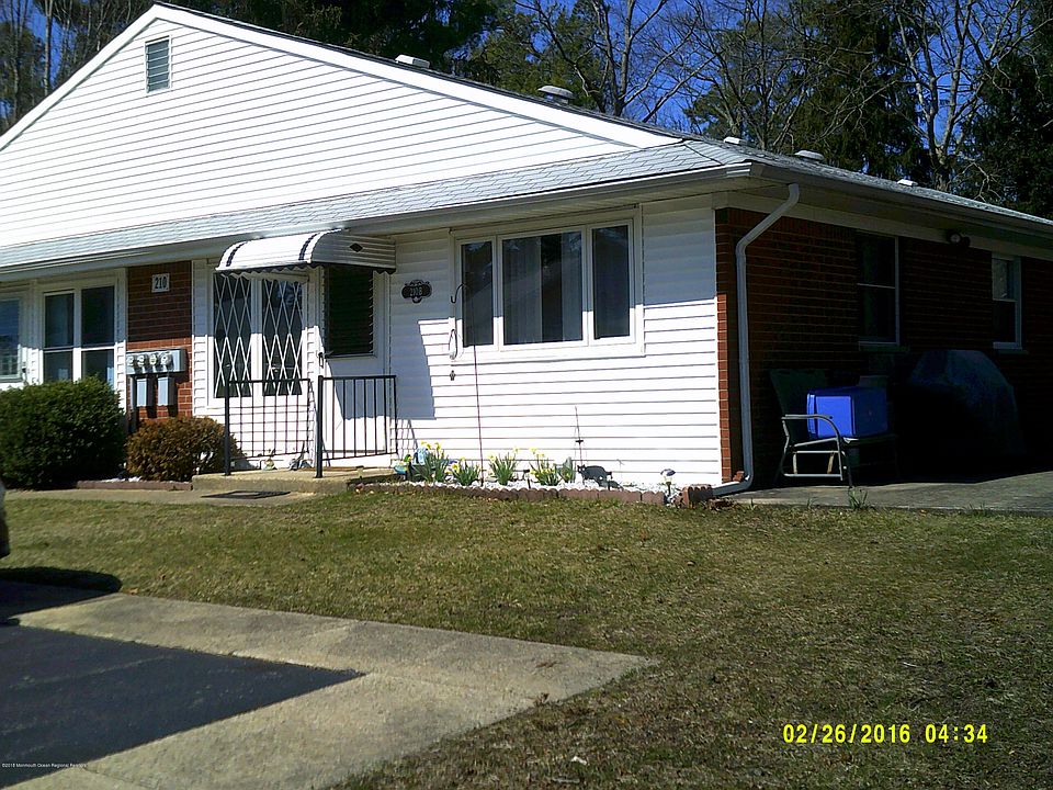 1st image of 210 Laurel Place #B