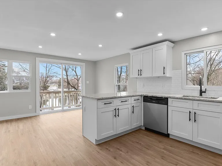 8 Teatown Ct — Photo 6