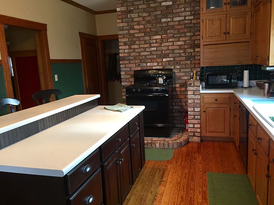 Exposed brick in kitchen 