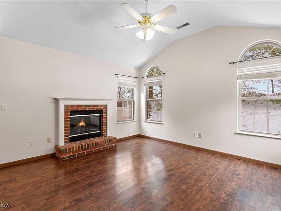 5th image of 7804 Brittanny Dr NE