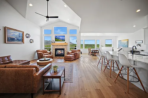 147 N Olympian Dr Photo 1