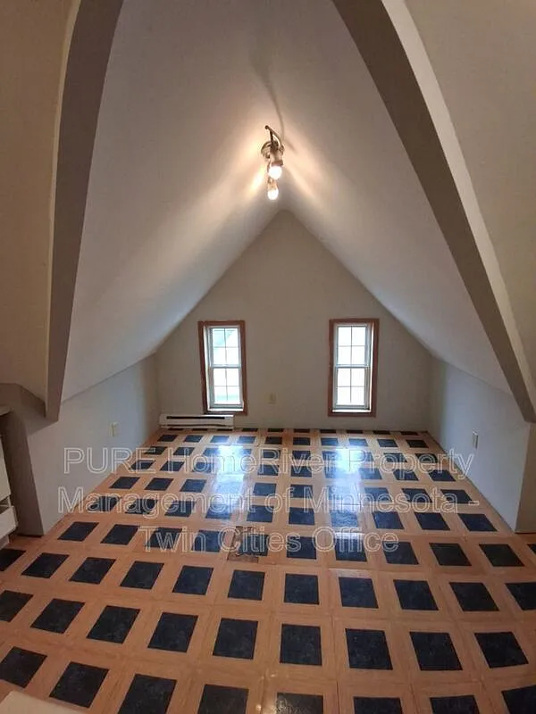 4 bed, 2.0 bath, 1400 sqft, $2,655 — Photo 2
