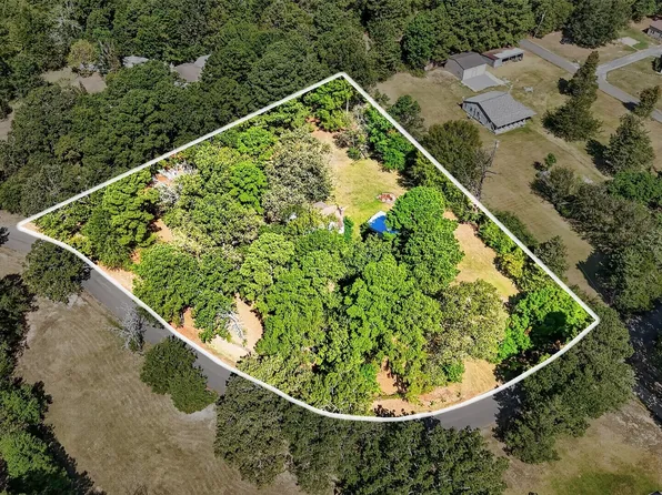 509 Red Strong Rd, Frierson, LA 71027