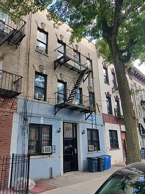 Rented by Signature Property Realty | media 17