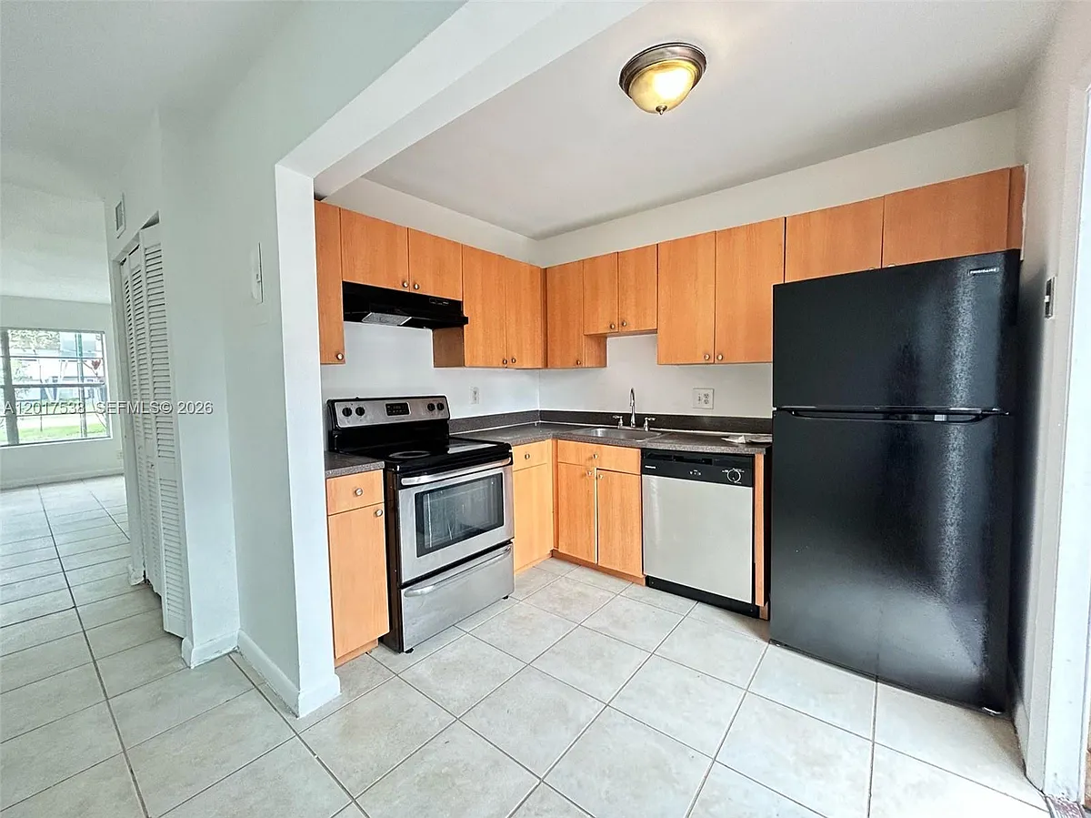 Building Photo - 4817 NW 9th Dr #4817