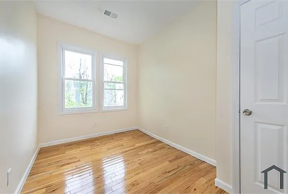104 Grand Ave #1R — Photo 10
