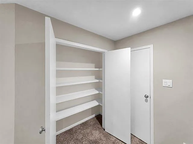 1620 Wellington Pl #303 — Photo 20