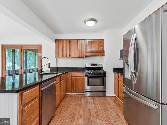 5th image of 10824 Scott Dr