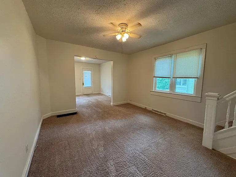 2346 Coyner Ave — Photo 6
