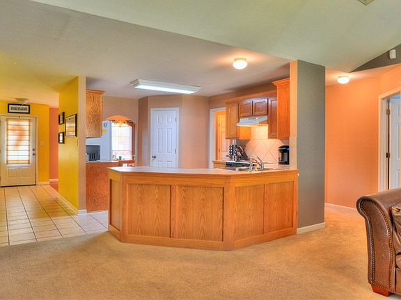 3rd image of 26624 Parkwood Dr