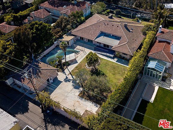 4th image of 430 Adelaide Dr