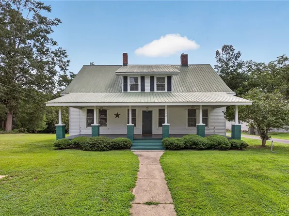 302 Gassaway St, Central, SC 29630