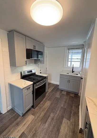 6 Lackawanna Pl #2F — Photo 1