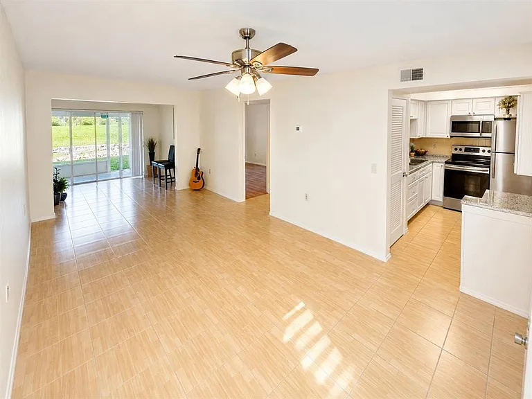 946 Virginia St #104 — Photo 2