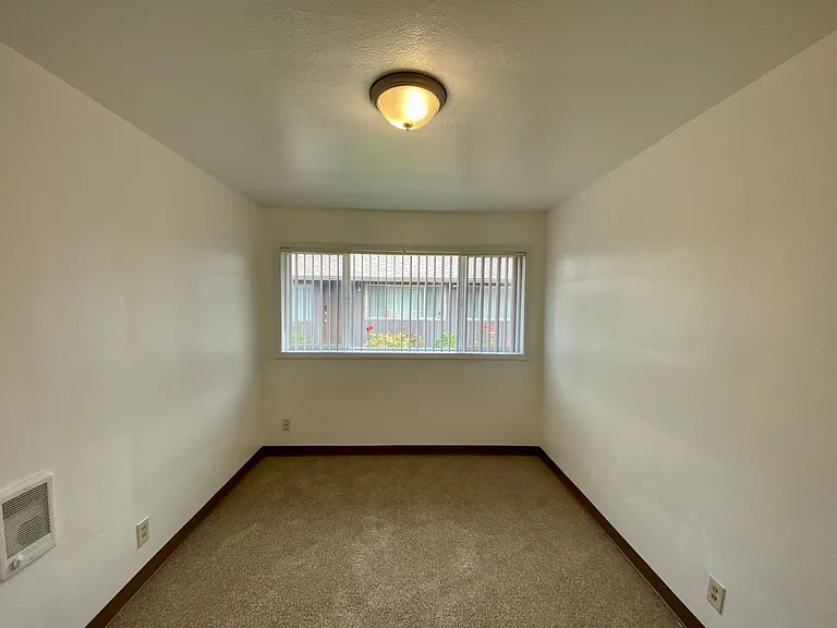 2741 Brooks Ave NE — Photo 13