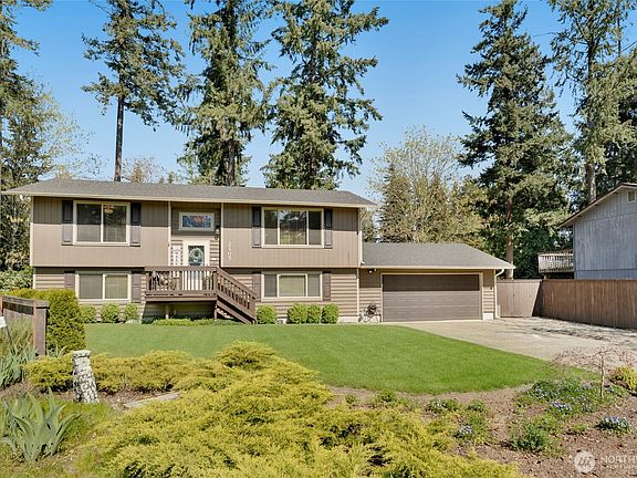 2nd image of 2105 28th Avenue SE