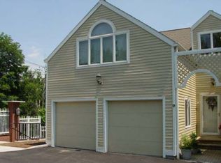 3265 Whitney Ave #9, Hamden, CT 06518