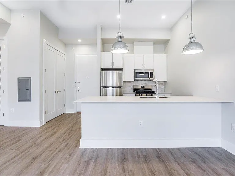 667-665 Grand St #403 — Photo 1