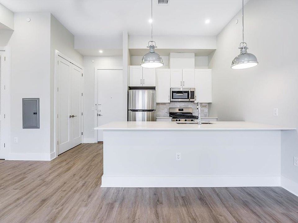 1st image of 667-665 Grand St #403