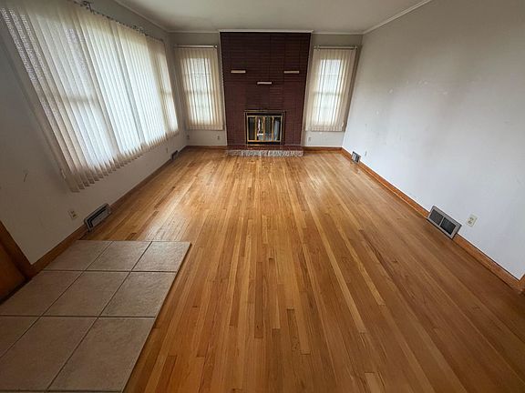 3rd image of 3280 Asbury Rd