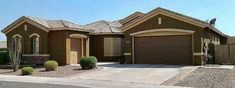 4 bed, 2.5 bath, 2666 sqft, $3,100 — Photo 1