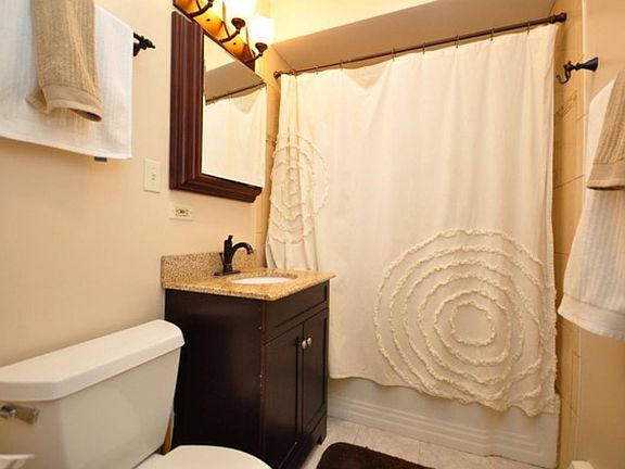 3rd image of 5920 N Odell Ave APT 8B