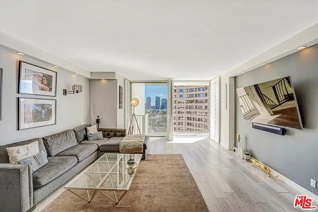 2 bed, 2.5 bath, 1418 sqft, $6,495 — Photo 3