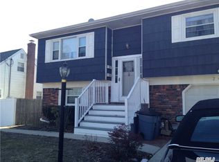 245 S 9th St, Lindenhurst, NY 11757