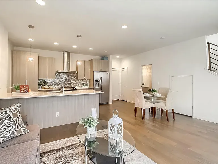 3464 Albion St — Photo 3