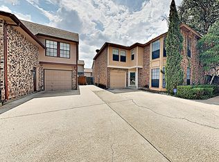 300 Button Willow Ct, Irving, TX 75063