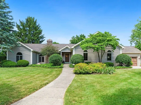 1102 Cabriolet Blvd, Auburn, IN 46706