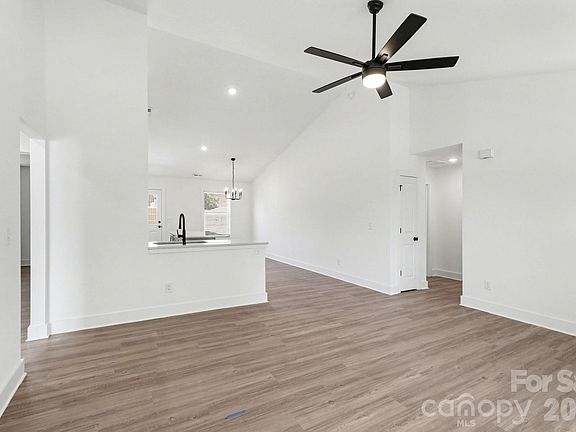 3rd image of 137 Eddleman Rd