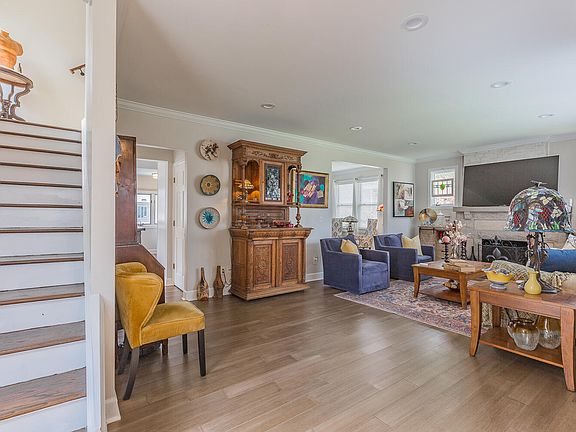 4th image of 109 Asbury Dr