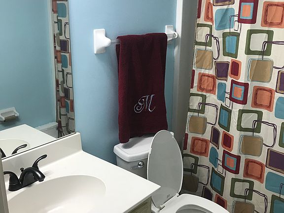 5th image of 1094 Greenwich Dr