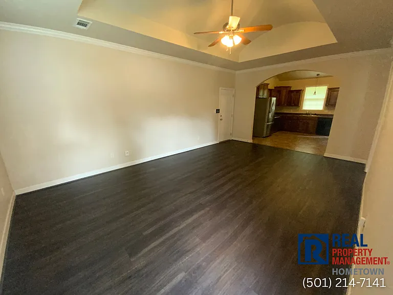 7503 Royal Oaks Dr — Photo 2