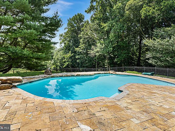 2nd image of 153 Saint Moritz Dr #173
