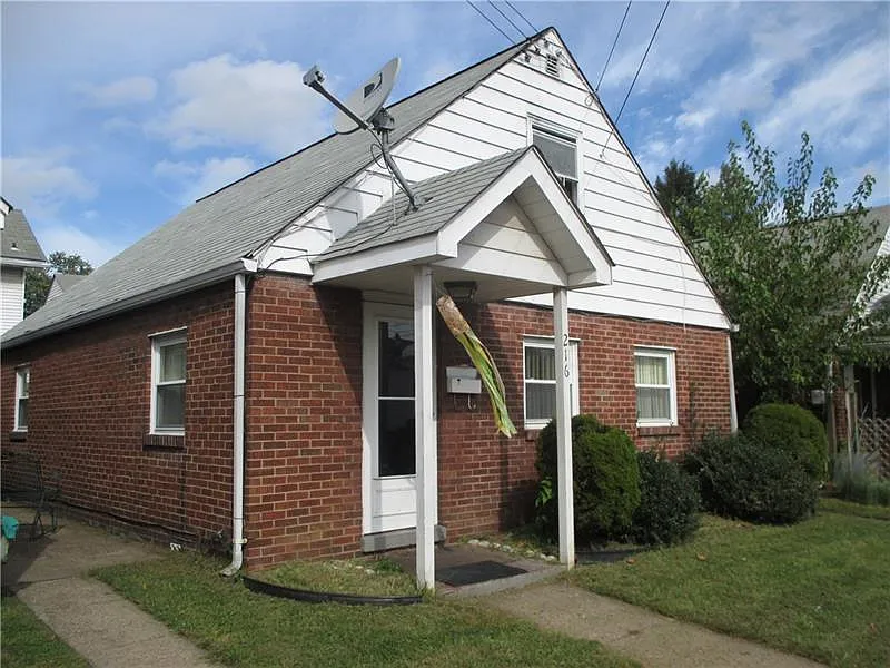 216 12th St photo 1