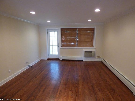 4th image of 6037 N Rockwell St #1117
