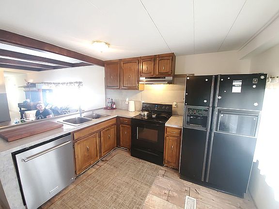 3rd image of 2205 E Linden St Trlr 24