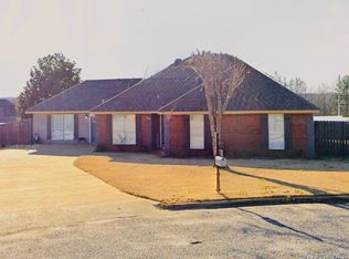 82 Plantation Way, Deatsville, AL 36022
