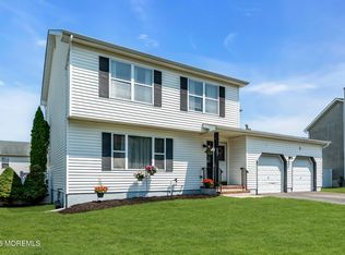 17 Jacob Drive, Howell, NJ 07731