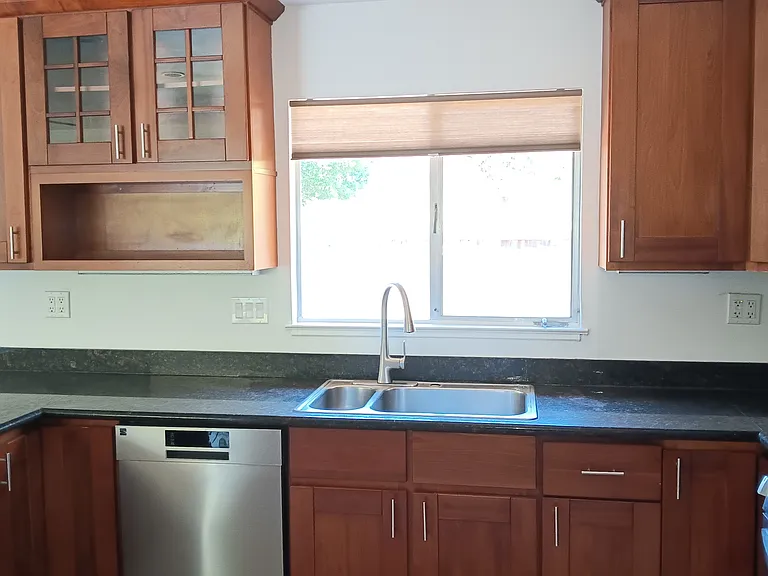 15 Carmel Dr — Photo 9