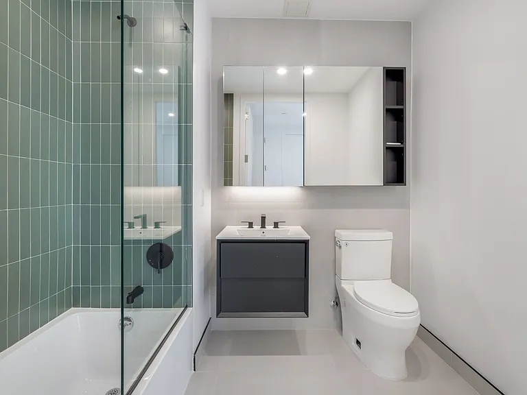 527 Grand Ave #405 — Photo 7