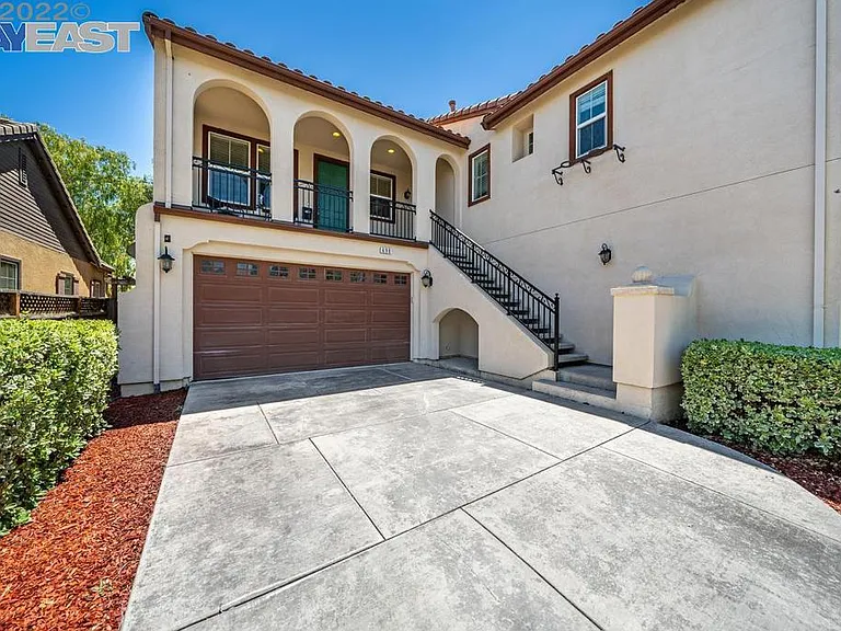 694 W Corazon Way — Photo 9