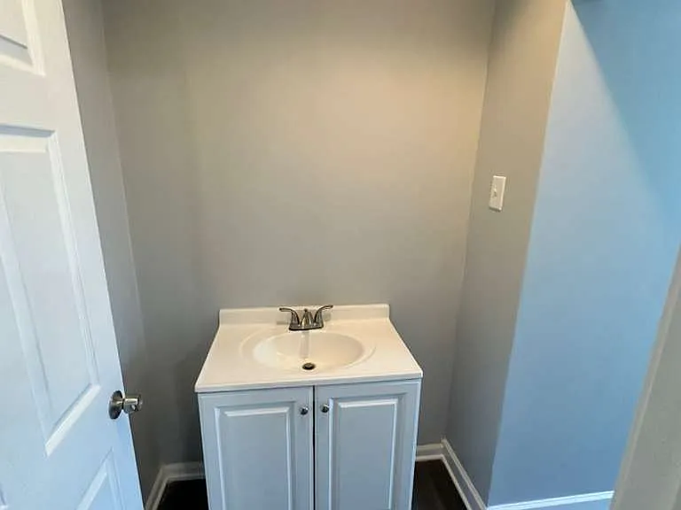 37 Cumnor Rd #1 — Photo 2