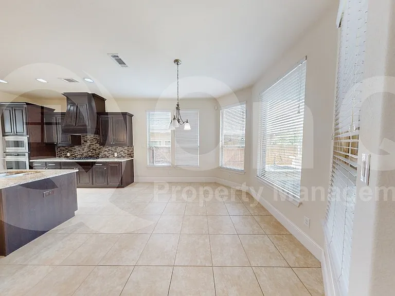2707 Point Vista Dr — Photo 10