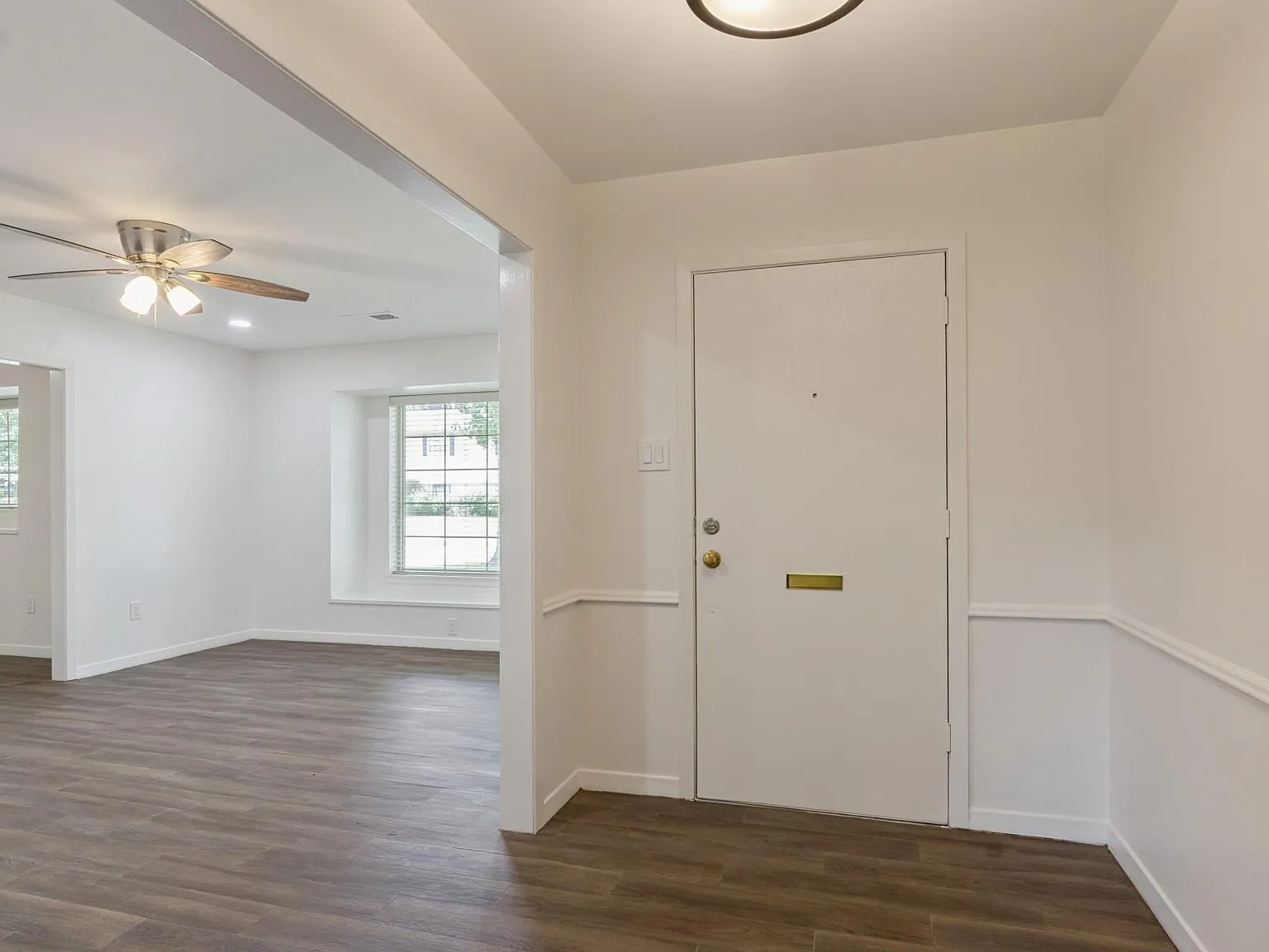 3 bed, 2.0 bath, 1997 sqft, $2,600 — Photo 4