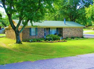 119 W 18th St, Russellville, AR 72801