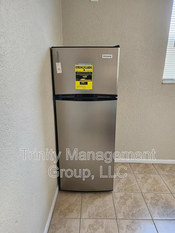 1 bed, 1.0 bath, 175 sqft, $863 — Photo 3