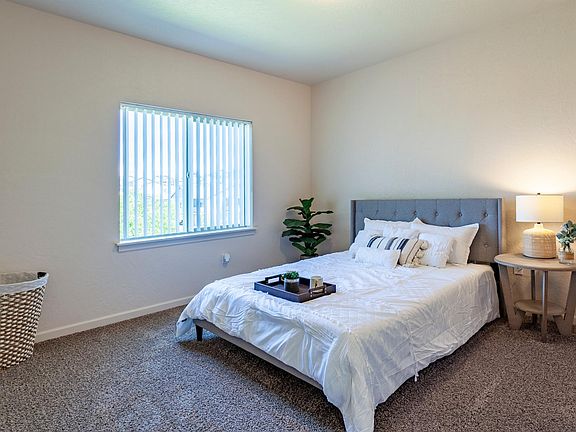 5th image of 635 SW Golden Hills Dr #Ee-203